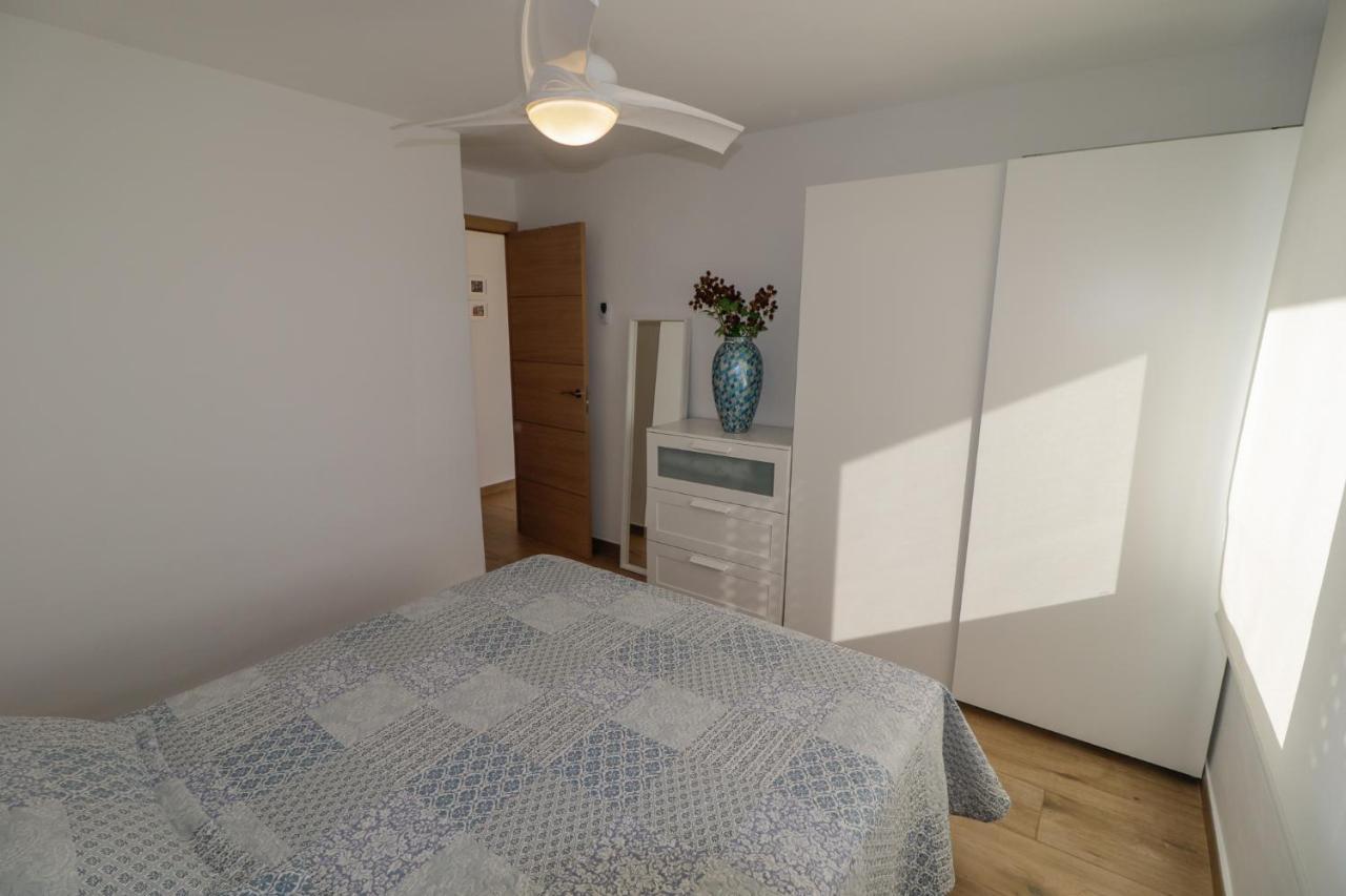 New, Sunny, Near The With Sea Views Lejlighed *