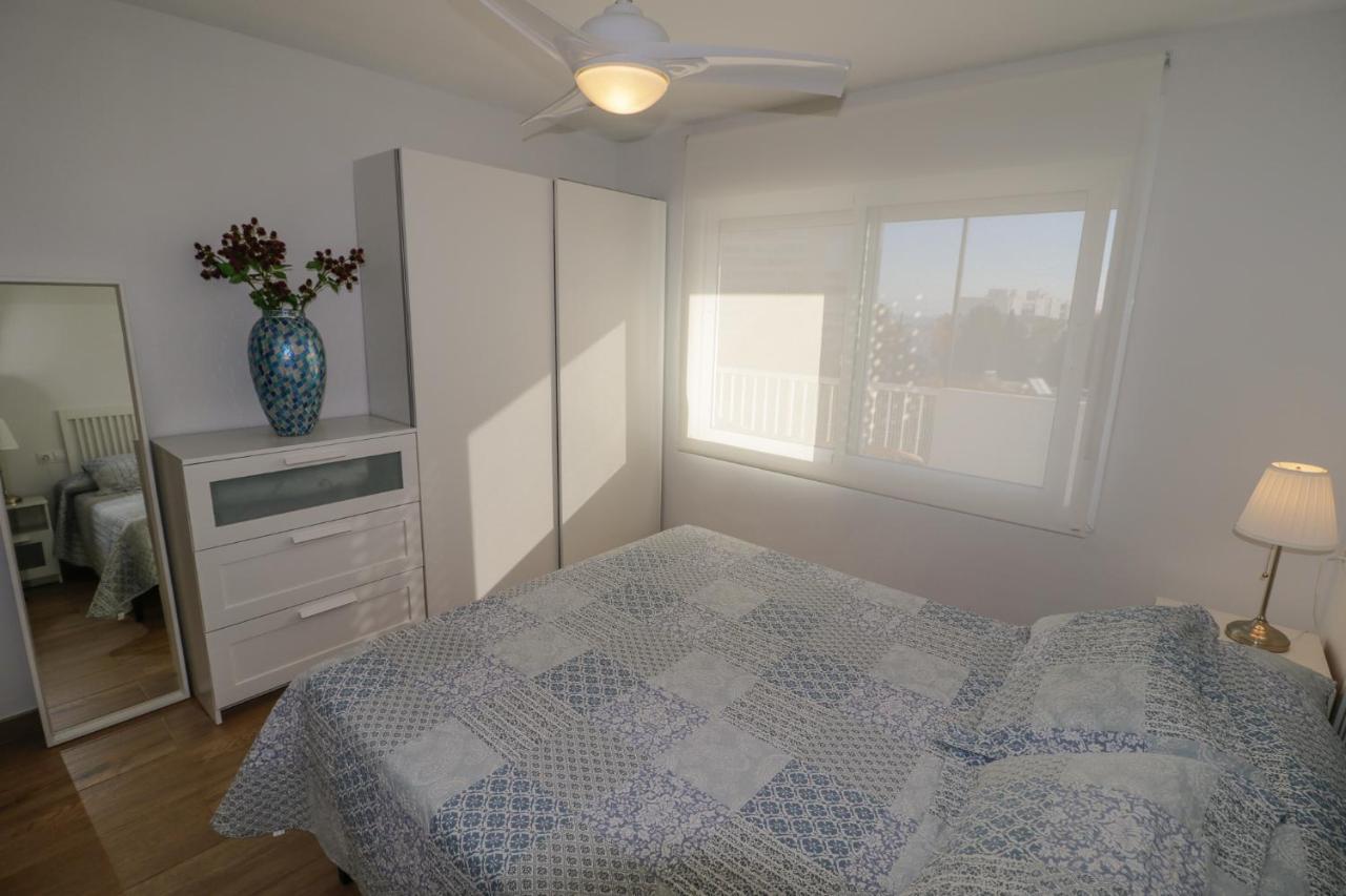 New, Sunny, Near The With Sea Views Lejlighed *